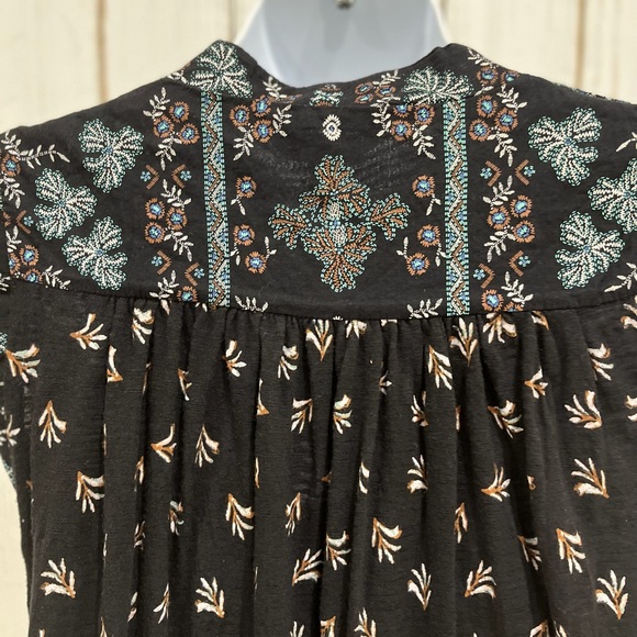 Lucky Brand Pull Over Cap Sleeve Black Top, Size Small - Picture 10 of 16